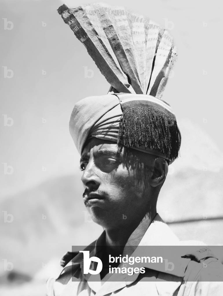 A sepoy of the Allied occupation force in Iran, 1941 circa (b/w photo)