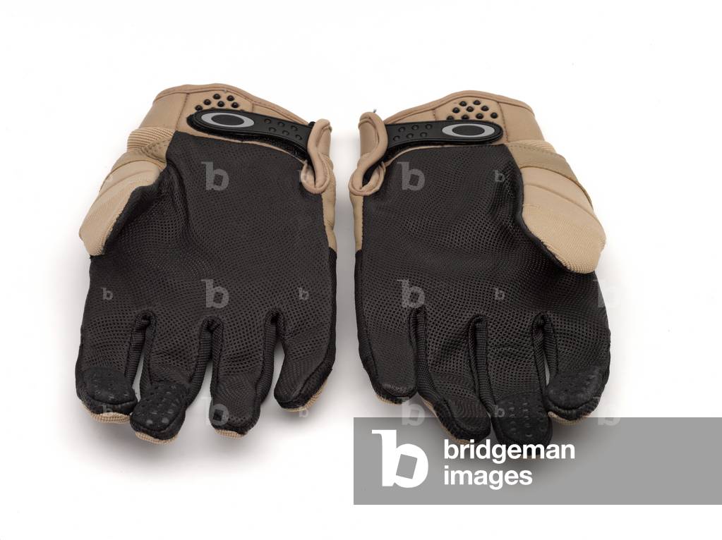 Pair of warm weather combat gloves, 2011 circa (fabric)