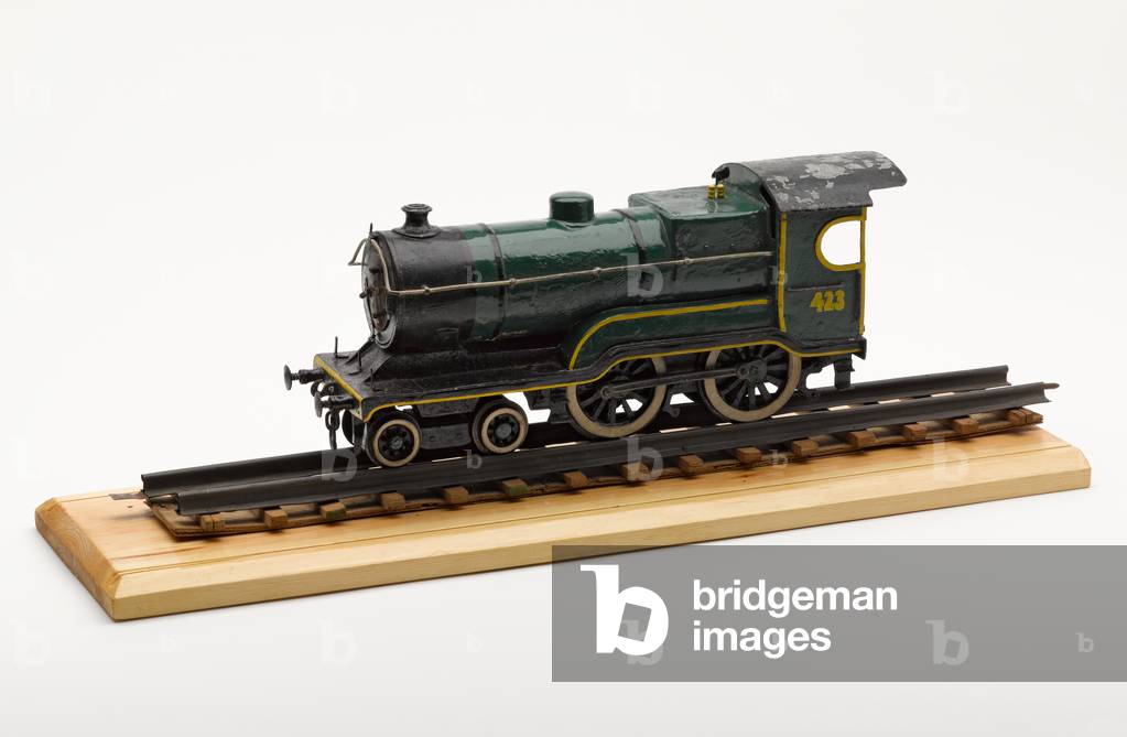 Model London and North Eastern Railway (LNER) railway engine, c.1941 . (railway locomotive, model)
