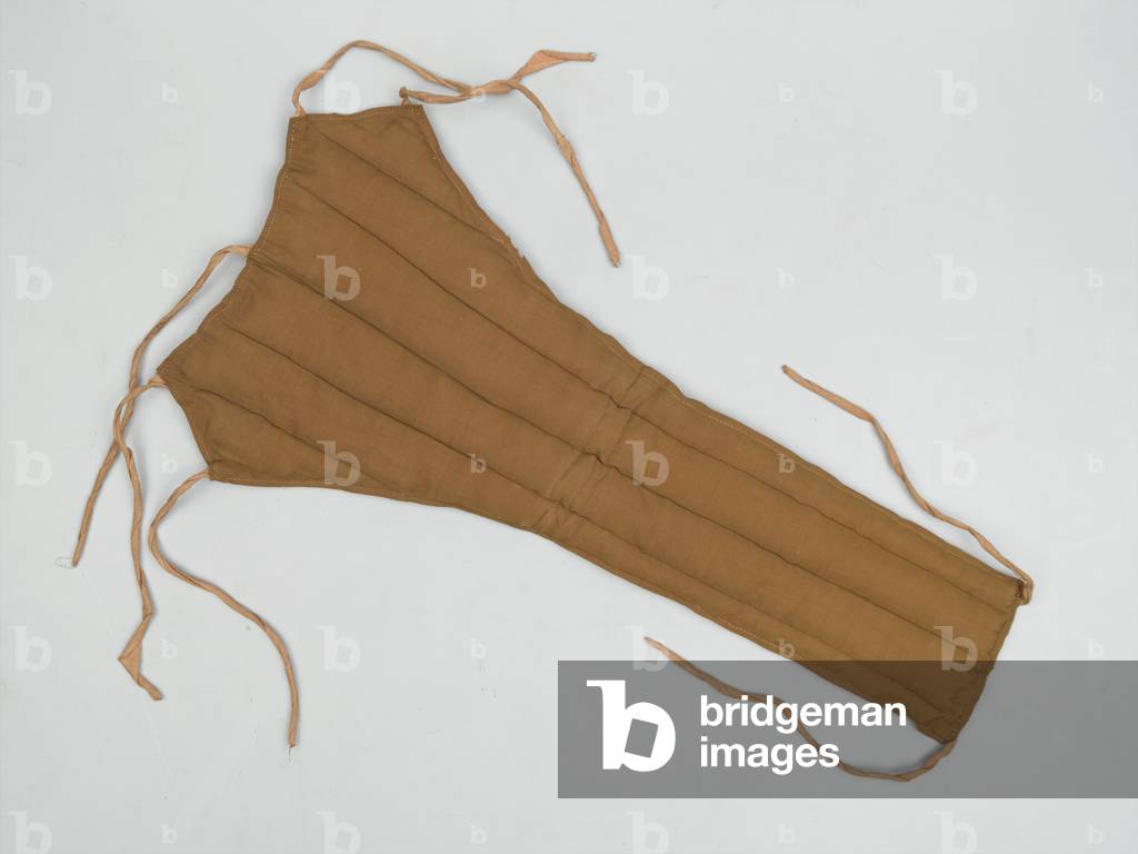 Spine pad, with ties, 1900 circa (fabric)