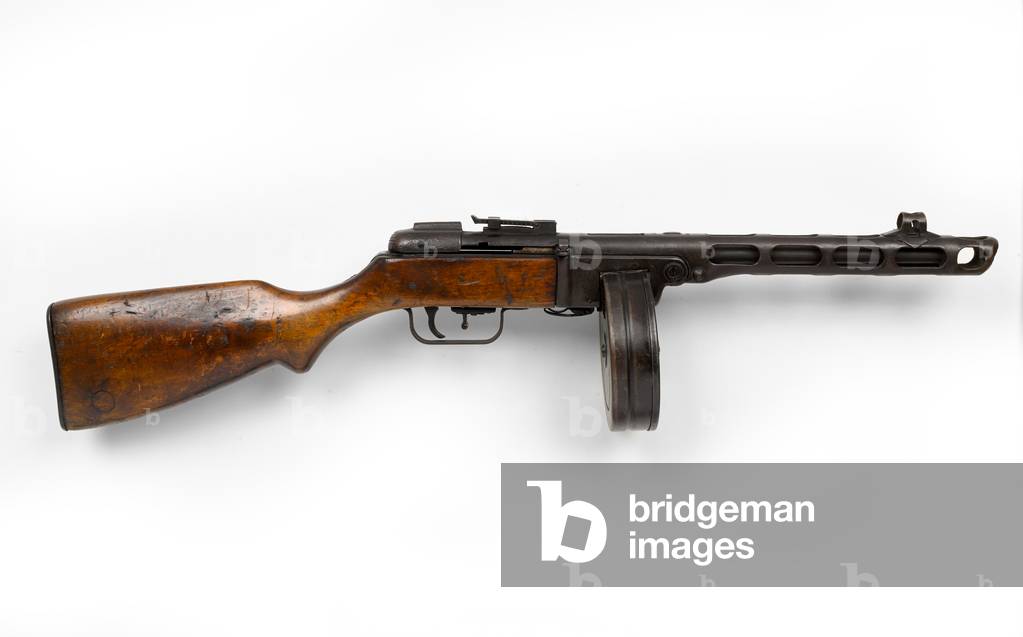Russian PPSh-41 7.62 mm sub-machine gun, 1942 (sub machine gun, 7.62 mm PPSh-41)