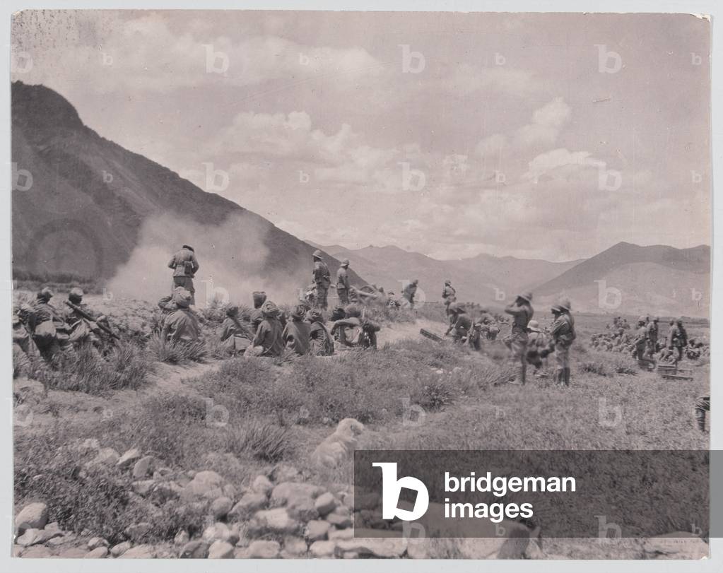 Mountain artillery shelling a position outside Niani Monastery, 26 June 1904 (b/w photo)