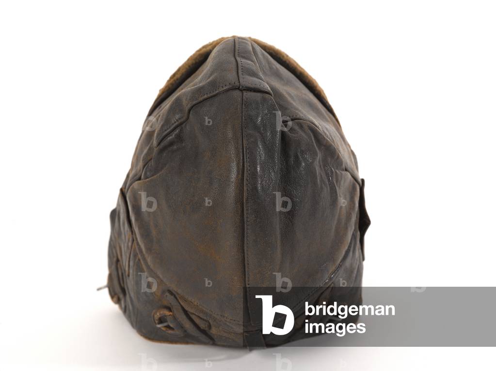 Officers flying helmet worn by Lieutenant T O Clogstoun,  Royal Flying Corps, 1917 circa (leather)