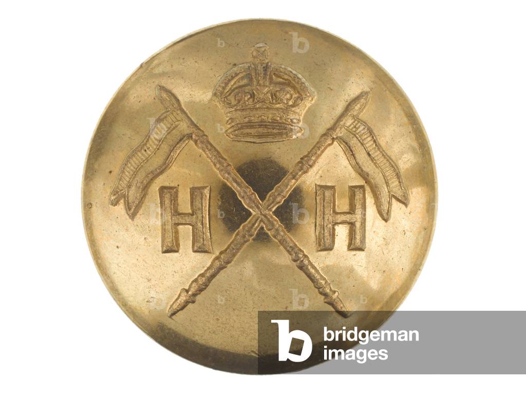 Button, officer, 4th Duke of Cambridges Own Hodsons Horse, 1922-1947 (gilt)