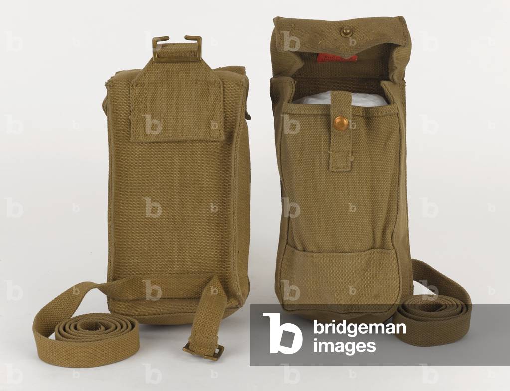 Pattern 1937 utility pouches, 1940 circa