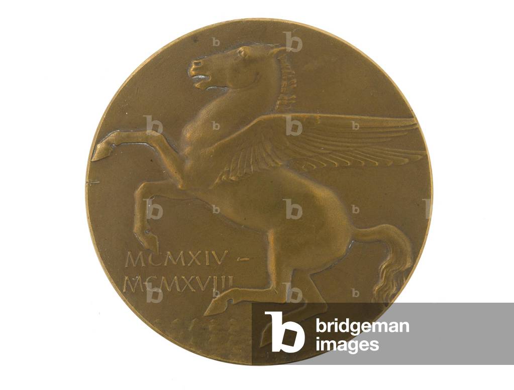 Commemorative medal awarded by the Inner Temple to Capt A Mains, Royal Field Artillery (Territorial Force), 1918 (bronze)