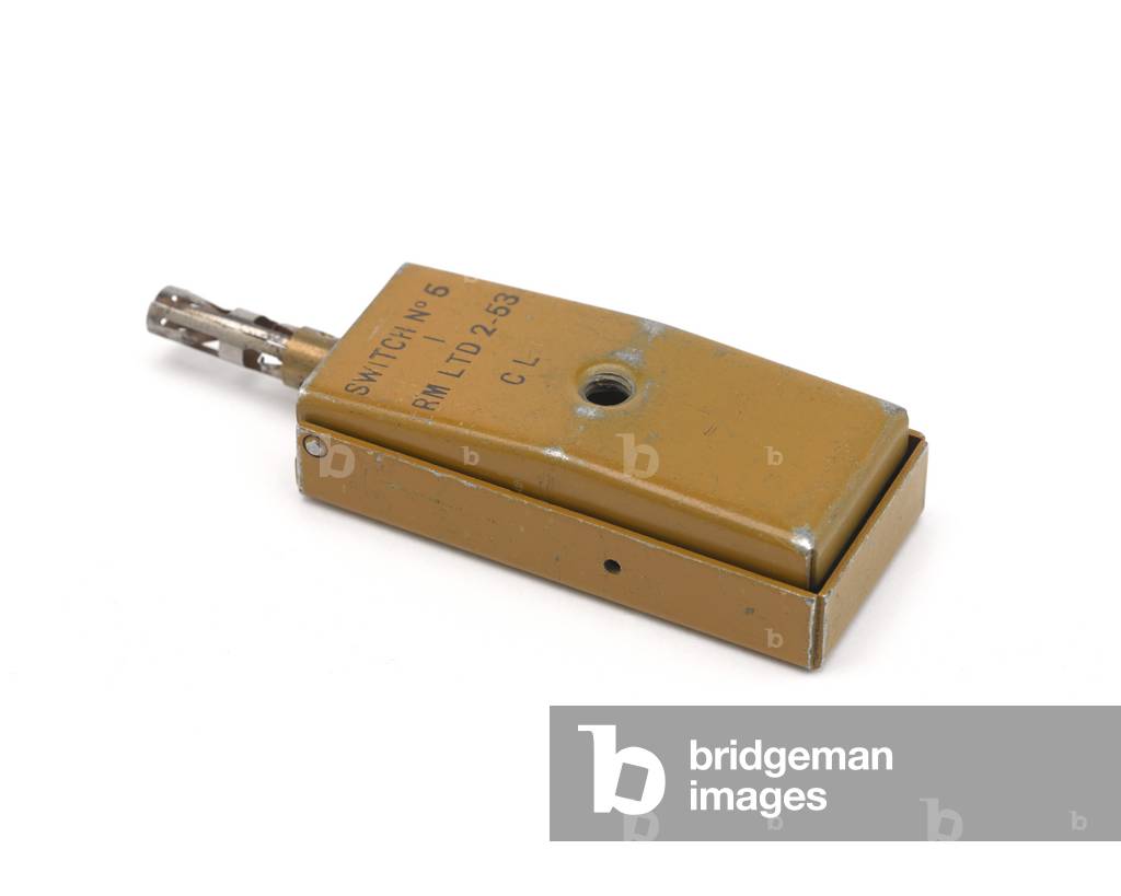 No 5 pressure switch, c.1942 (metal)