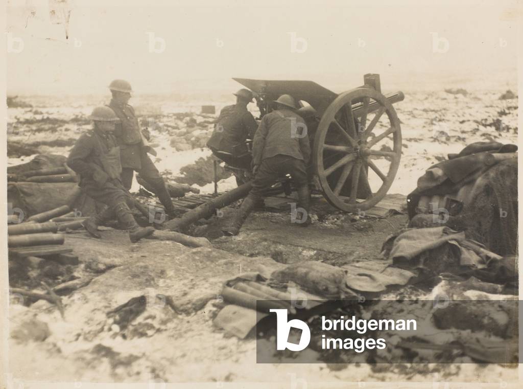 New Zealand Artillery in action, 1917 circa (b/w photo)