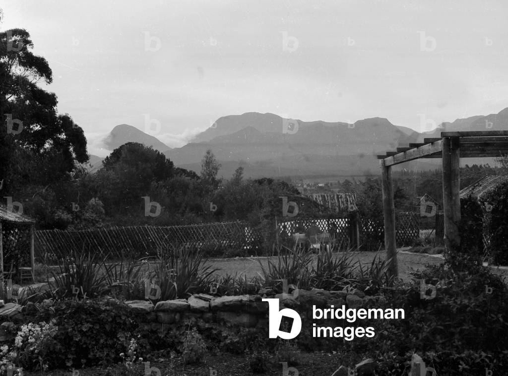 Elgar. S. Africa, 3rd County of London Yeomanry (Sharpshooters) on shore leave in Cape Town, en route to Egypt, 1941 (b/w photo)