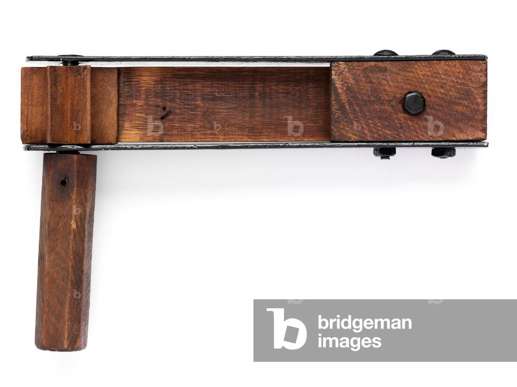 Gas rattle used by Lieutenant J T Colledge, Royal Horse Guards, 1918 circa