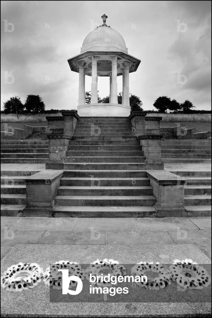 Chattri Memorial, 2008 (b/w photo)