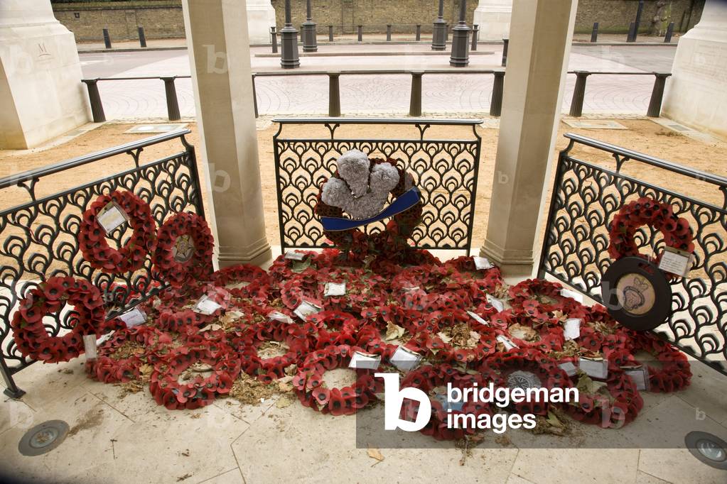 Poppy wreaths at the Memorial Gates, Constitution Hill, 2008 (b/w photo)