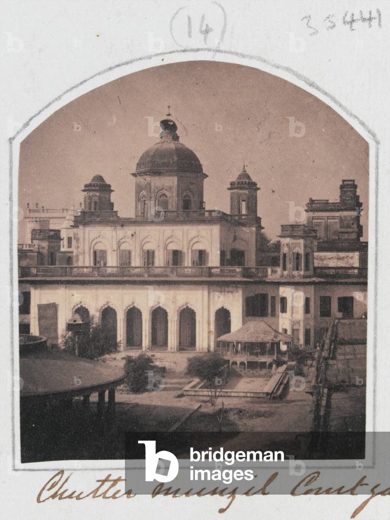 Chutter Munzil Courtyard, 1858 circa (b/w photo)