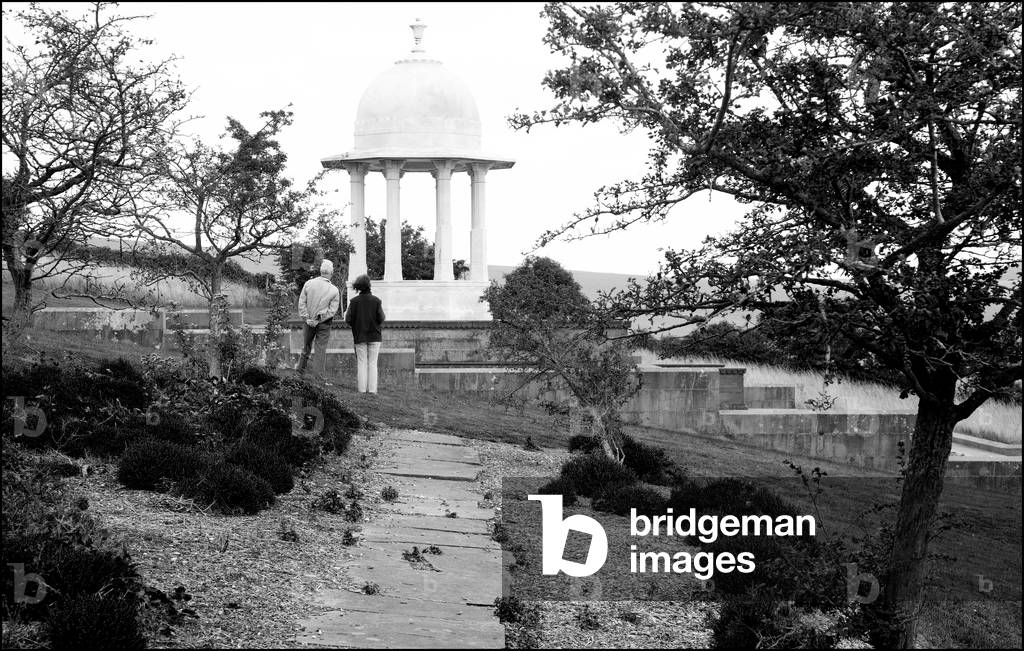 Chattri Memorial, 2008 (b/w photo)