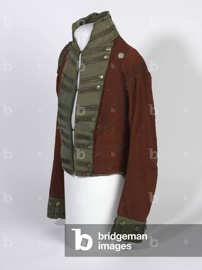 Short-tailed Coatee, Light Company Officers', 2nd Bn 69th (South Lincolnshire) Regiment, worn during the Waterloo Campaign by Lt Henry Anderson, c.1815 (scarlet & green fabric with gilt buttons)