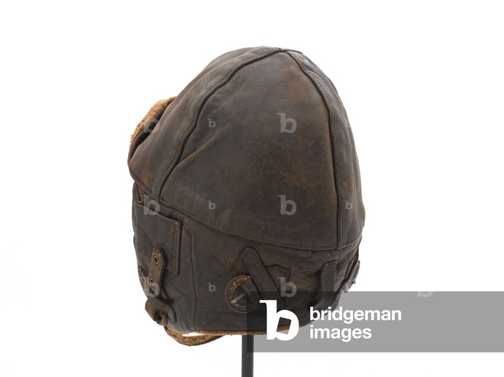 Officers flying helmet worn by Lieutenant T O Clogstoun,  Royal Flying Corps, 1917 circa (leather)