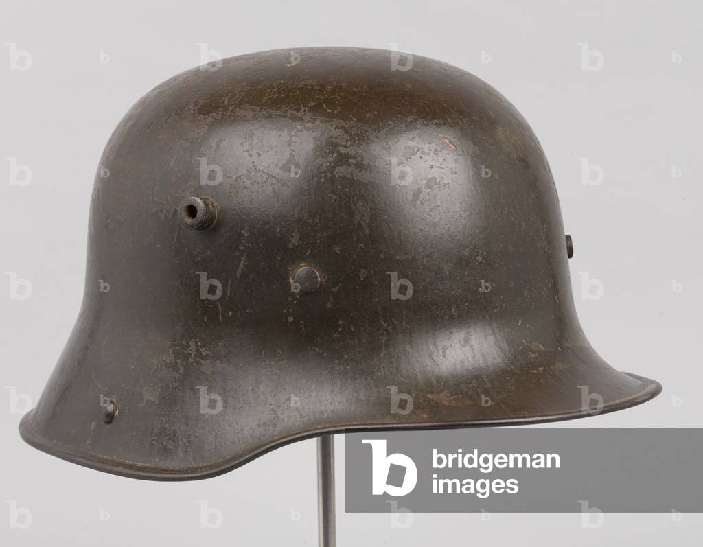 German steel helmet or Stahlhelm, c.1916 (helmet)