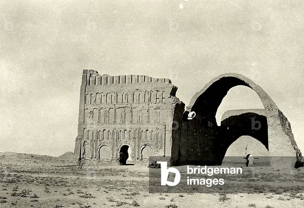 The Archway of Ctesiphon, Mesopotamia, 1919 circa (b/w photo)