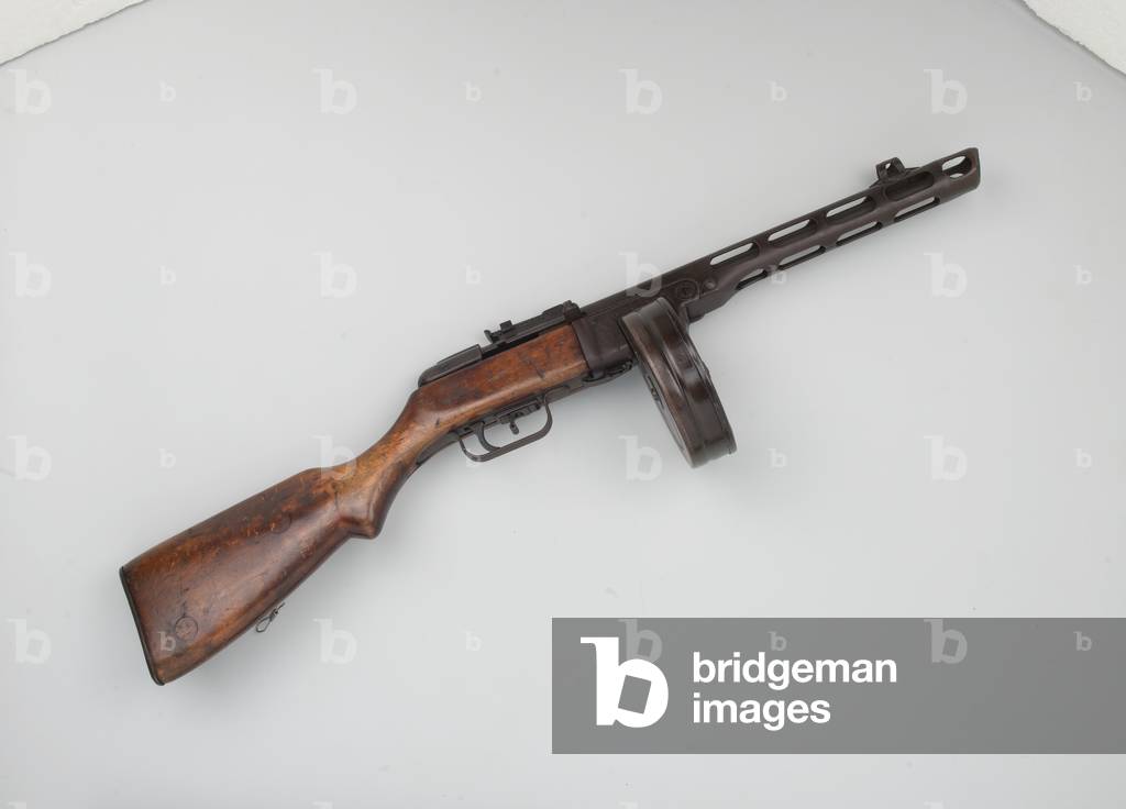 Russian PPSh-41 7.62 mm sub-machine gun, 1942