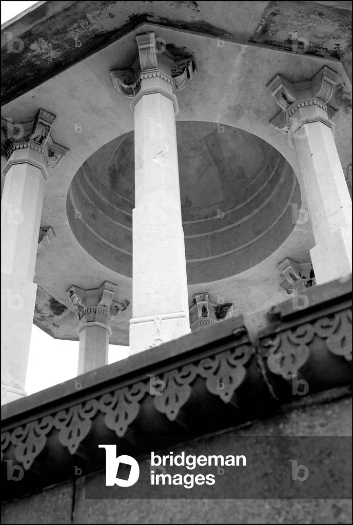 Chattri Memorial, 2008 (b/w photo)