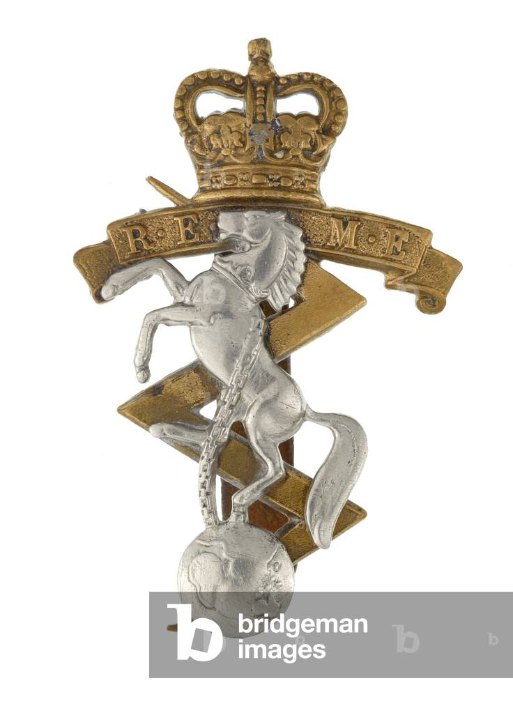 Cap badge, 1954 (metal)