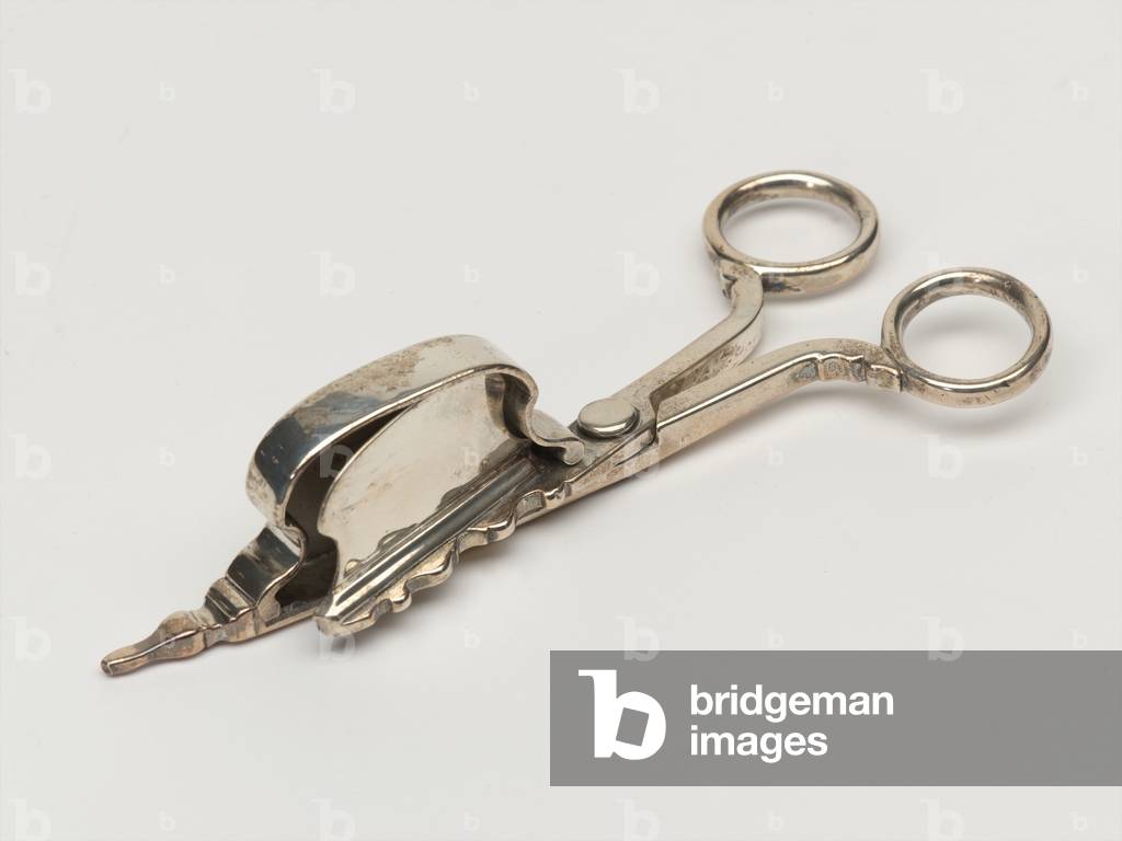 Candle snuffer, Board of Ordnance, c.1696 (snuffer)