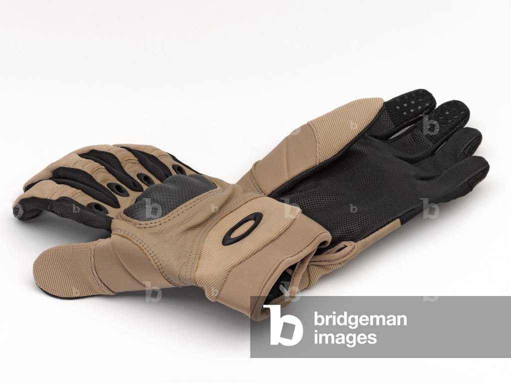 Pair of warm weather combat gloves, 2011 circa (fabric)