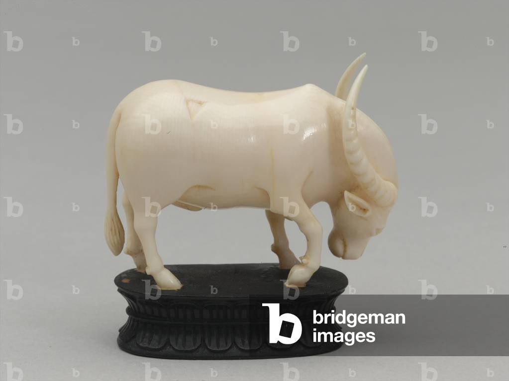Black bishop piece from a chess set, made in Berhampur, India, c.1820 (ivory)
