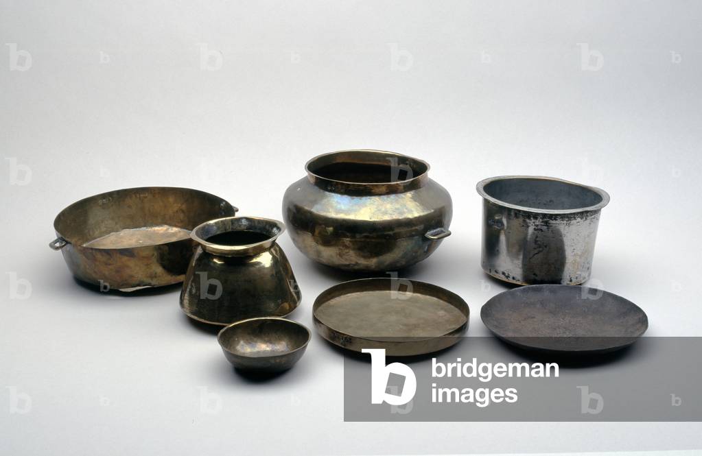 A collection of seven cooking and serving bowls, India, 1870-1890 circa (brass)