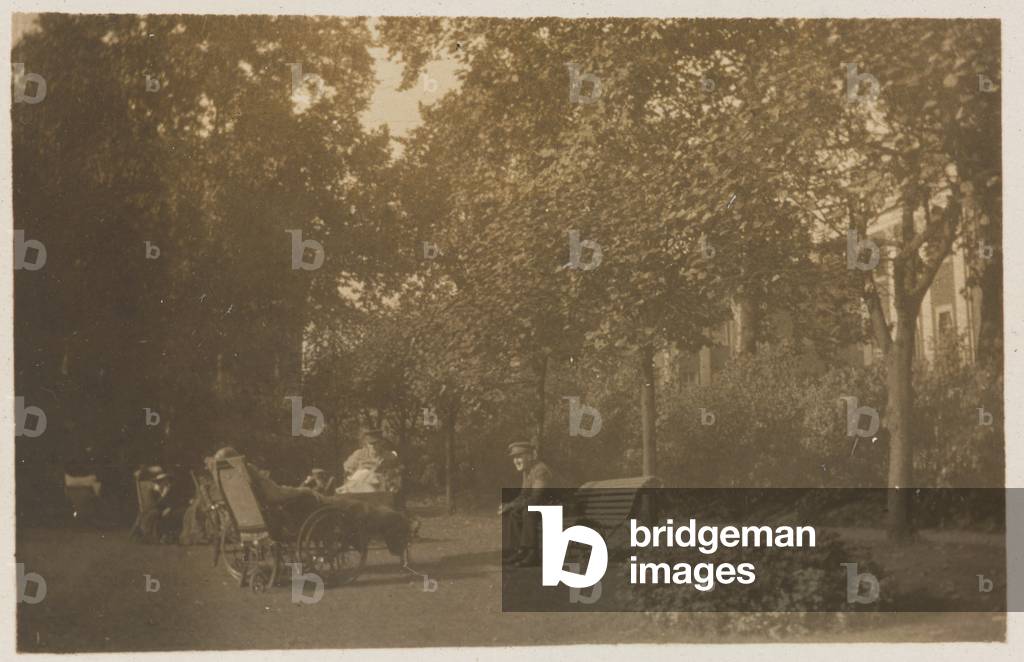 Gordon Square Gardens, Endsleigh Palace Hospital, September 1917. (b/w photo)