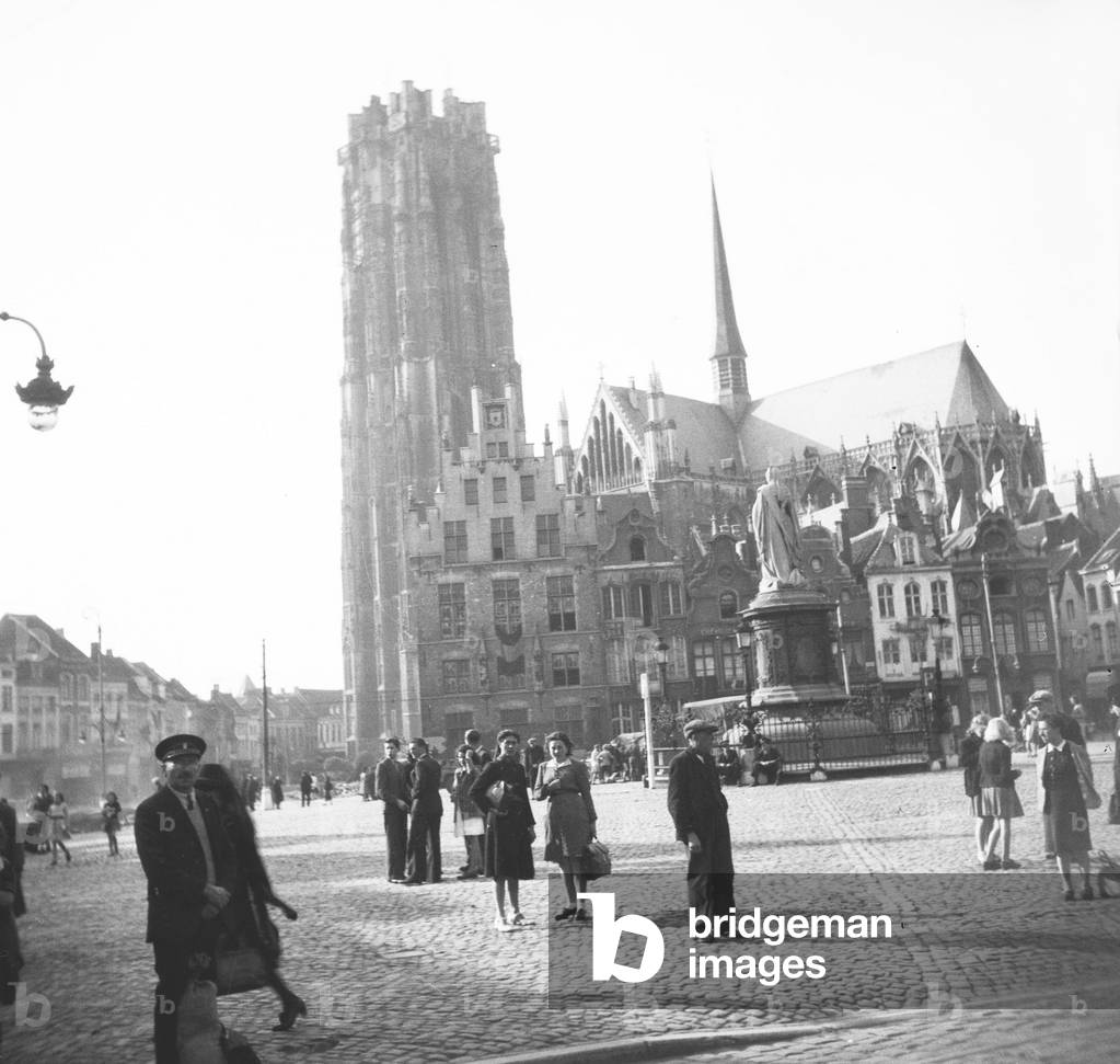 Antwerp, 1944 (b/w photo)