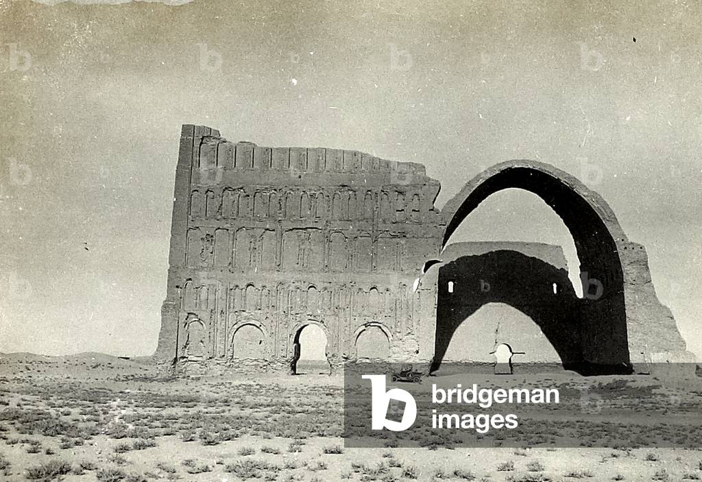 The Archway of Ctesiphon, Mesopotamia, 1919 circa (b/w photo)