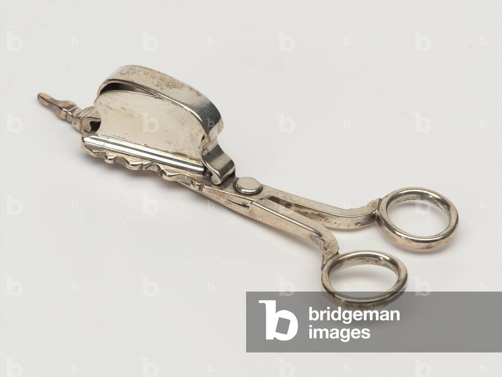 Candle snuffer, Board of Ordnance, c.1696 (snuffer)