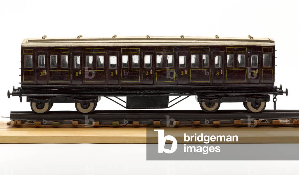 Model London and North Eastern Railway (LNER) railway coach, c.1941 (railway coach, model)