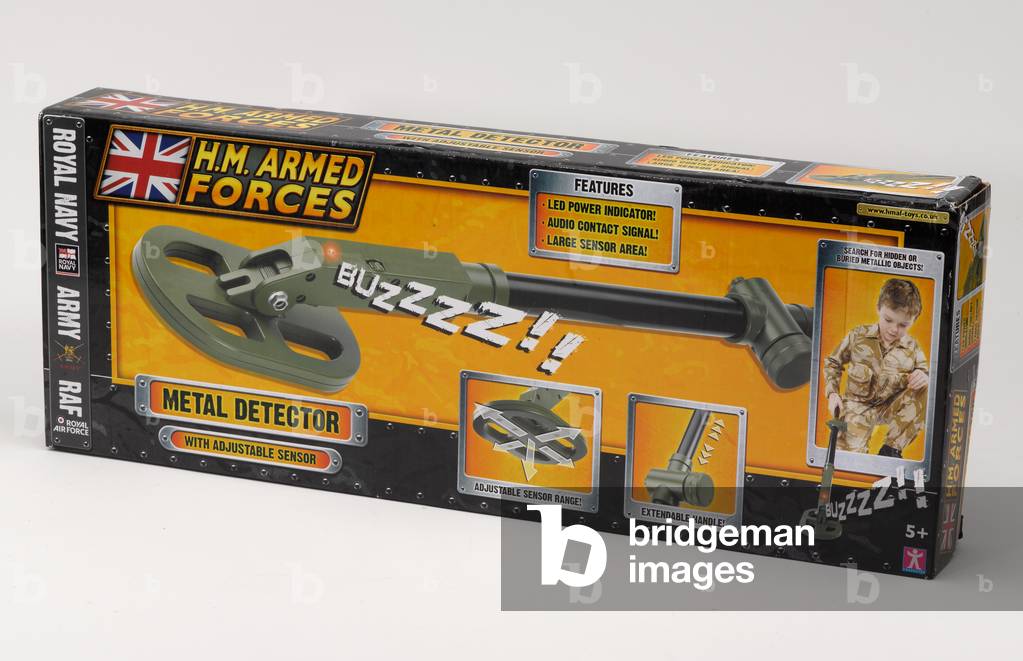 H.M. Armed Forces metal detector toy, 2009.