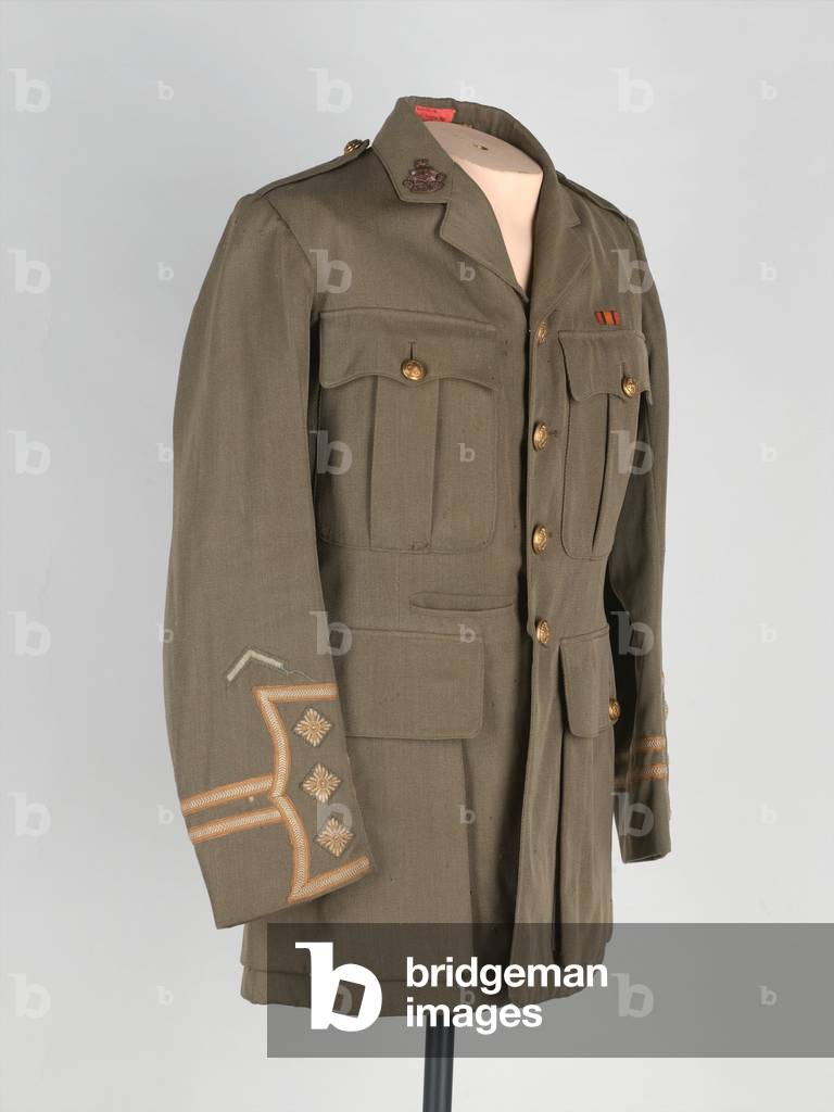 Service tunic worn by Lieutenant William F Campbell, The Royal Sussex Regiment, 1903 circa (fabric)