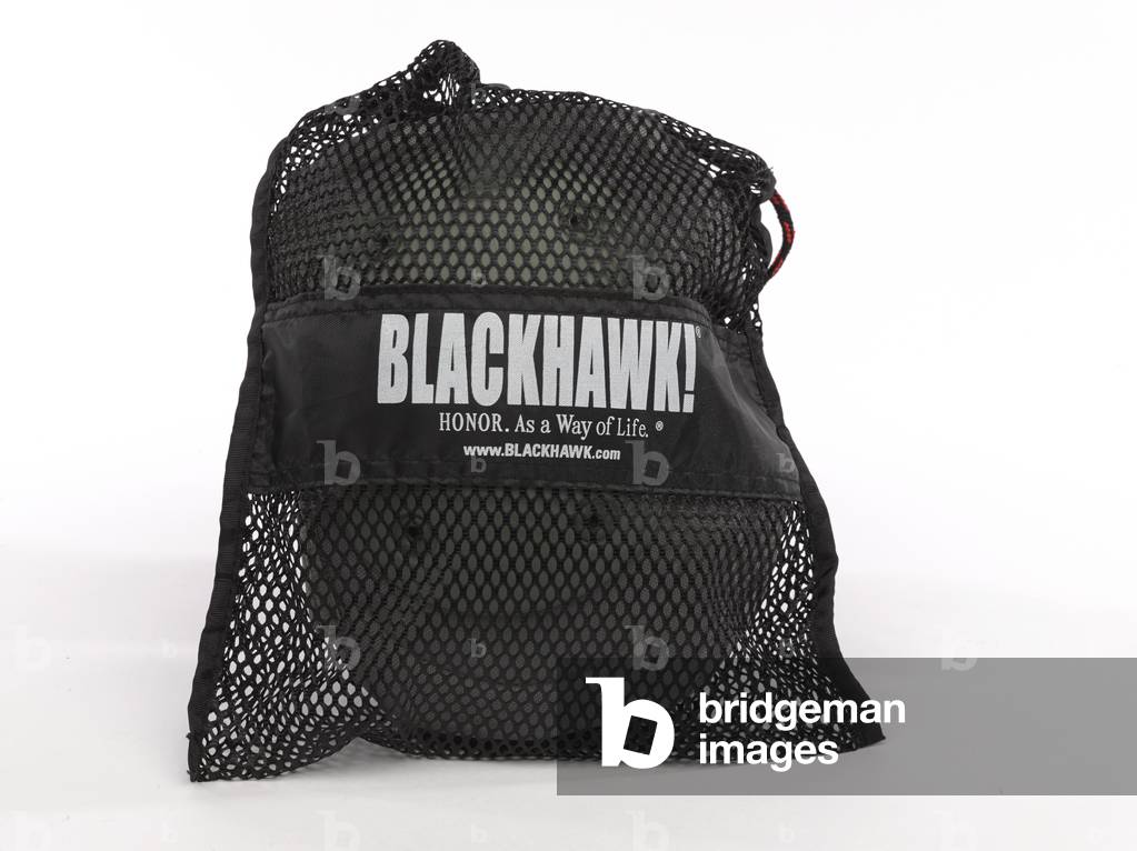 Pair of green combat knee pads, 2010 (nylon and velcro)