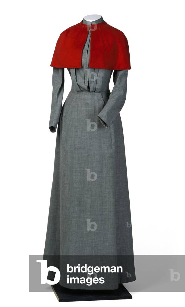 Skirt worn by Sister A Stewart Wyatt, Queen Alexandra's Imperial Military Nursing Service, c.1902 (grey serge)