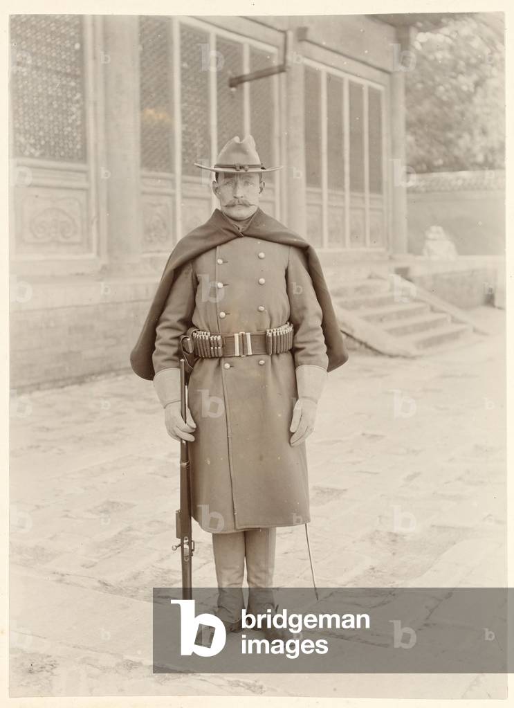 American soldier, 1900 (b/w photo)