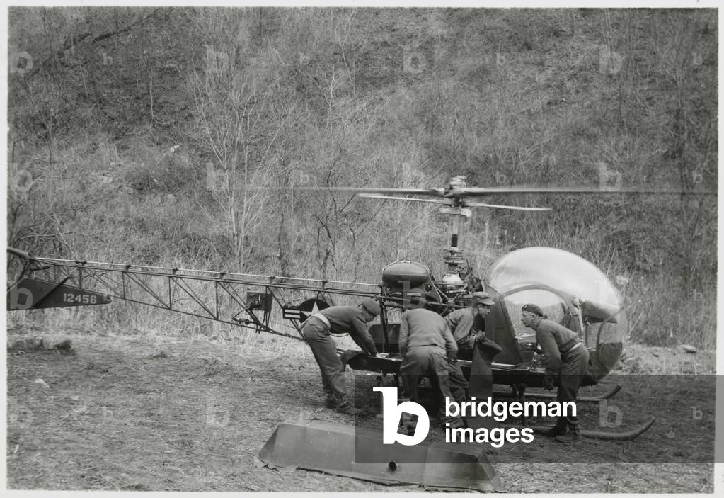 Sioux helicopter, Korea, 1950-51 (b/w photo)