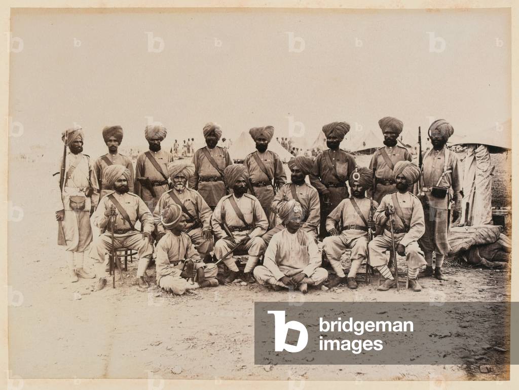 The 15th (Ludhiana) Regiment of Bengal Native Infantry in the desert landscape of Sudan, 1884 circa (b/w photo)