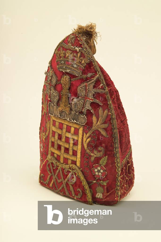 Officers grenadier cap, 1708 circa (wool, velvet, metal and silk)