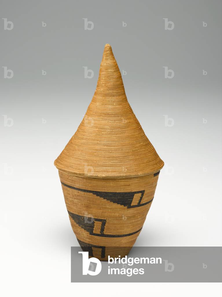 Basket (agaseke), mid to late 20th century (leather, beads, and thread)