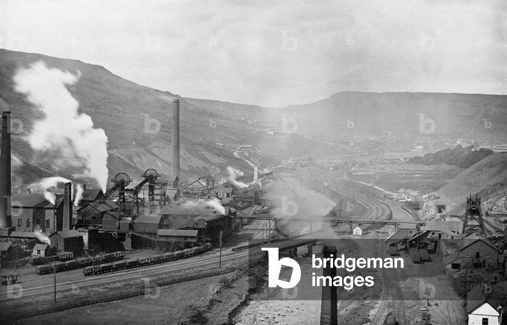 Lewis Merthyr Colliery looking west (b/w photo)