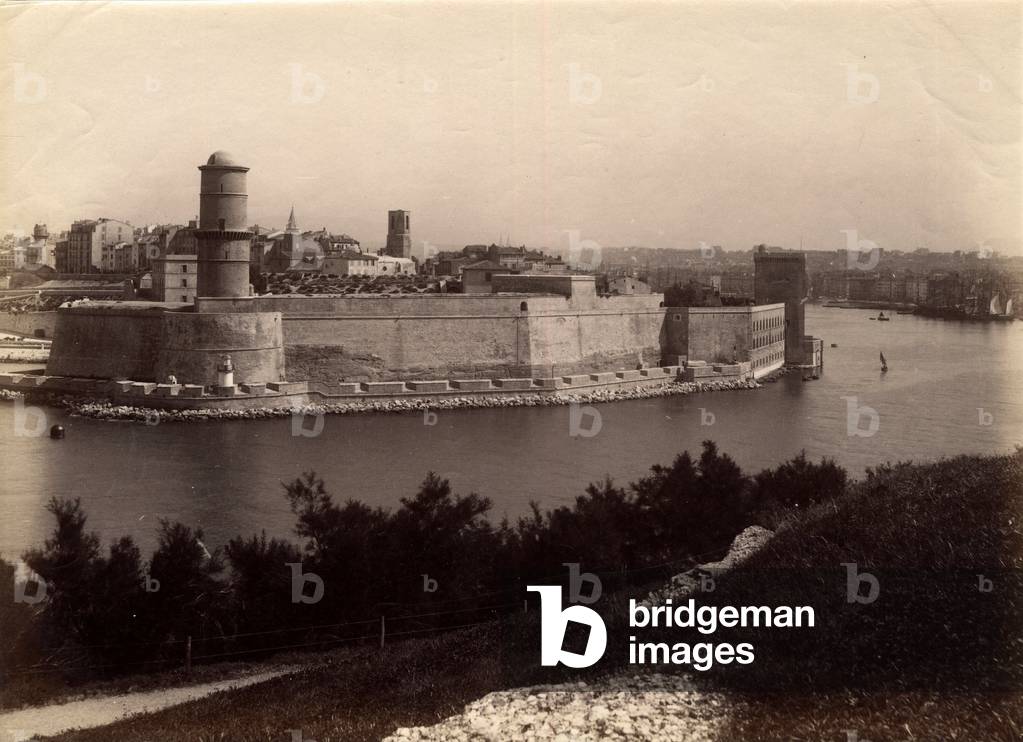Exterior view of the Chateau d'If (former prison built between 1527 and 1529) in the bay of Marseille, Bouches du Rhone (13), cenotype from the beginning of the 20th century.
