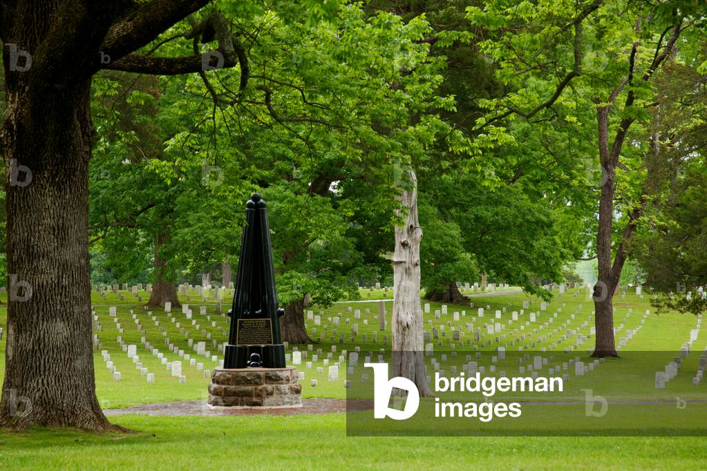 The Civil War cemetery on the battlefield at Shiloh in Tennessee (photo)