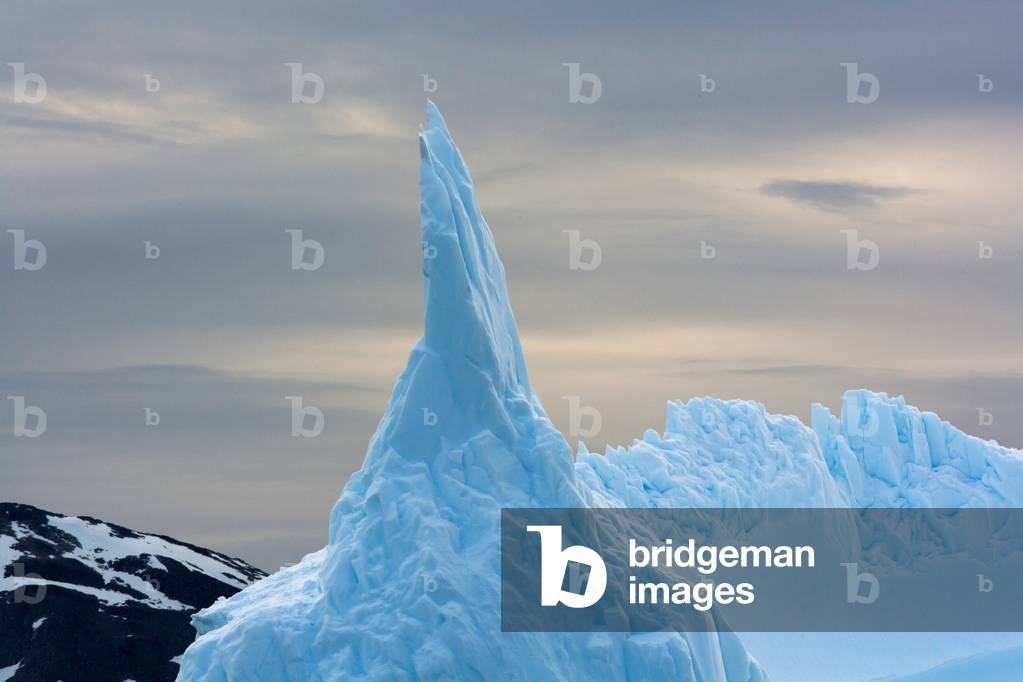 Iceberg near Mikkelsen Harbour, Trinity Island, Palmer Archipelago, Antarctica (photo)