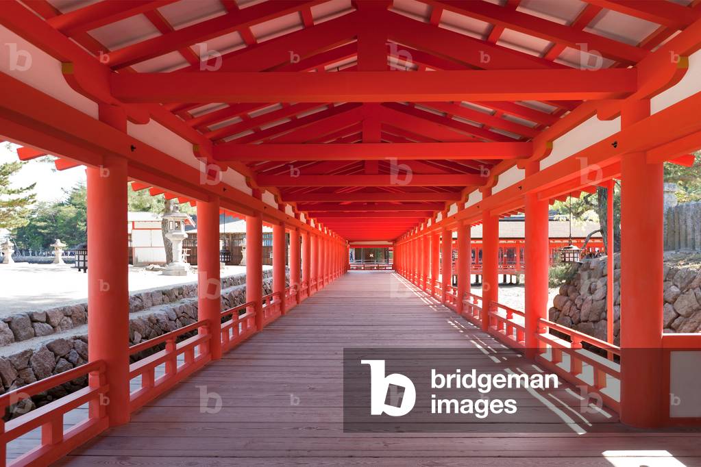 Itsukushima Shrine, Miya-Jima Island, Japan (photo)
