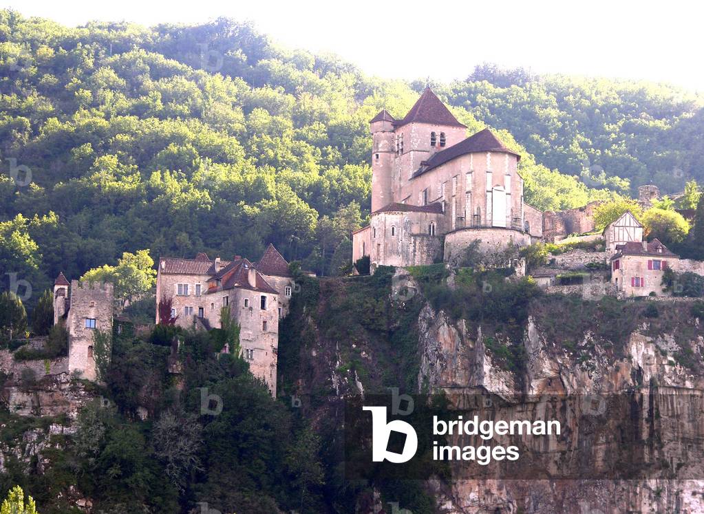 View of the village and the church (photo)