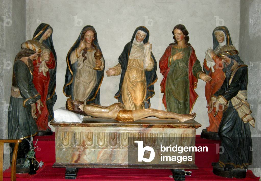 17th century group with Christ lying dead (photo)